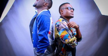 DOWNLOAD MP3 Roma Ft Moni - Usimsahau mchizi