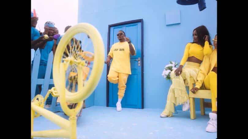 DOWNLOAD VIDEO Olamide - Green Light MP4