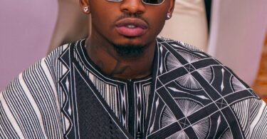 Diamond Platnumz father says he does not expect Diamond to burry him