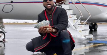 Davido sends Jet for his kid and baby mama to attend his O2 concert