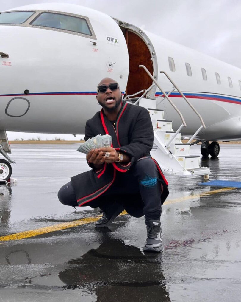 Davido sends Jet for his kid and baby mama to attend his O2 concert