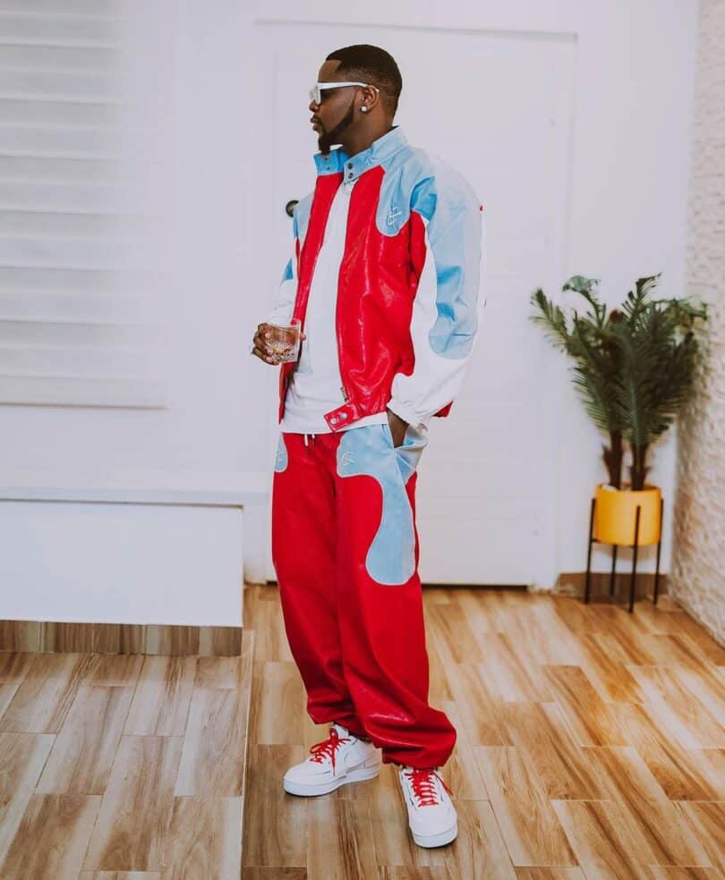 Zambians criticize Kizz Daniel for refusing to collect flowers from a lady at the airport