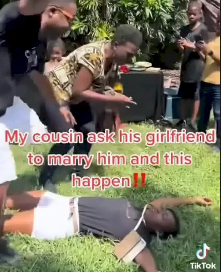 Moment lady collapses after being proposed to by boyfriend (Video)