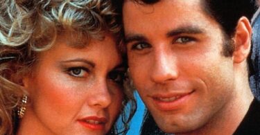 Olivia Newton-John – Hopelessly Devoted To You Lyrics