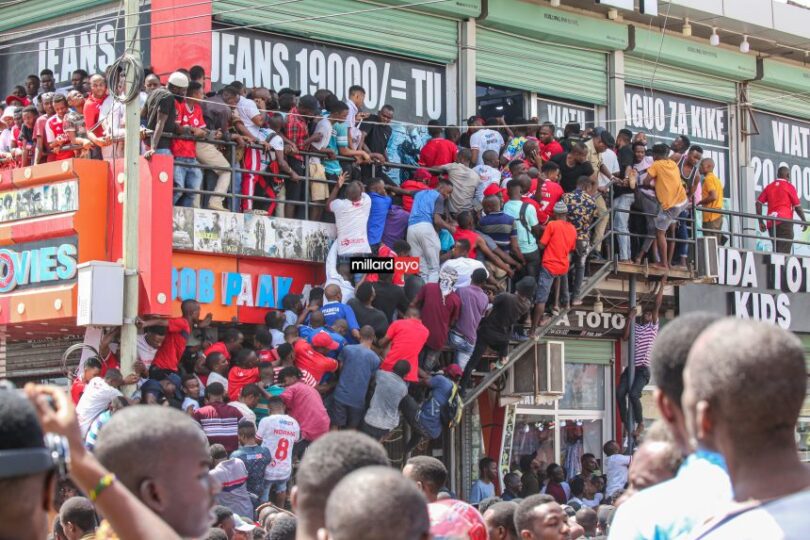 Picha 19: Uzinduzi Wa Jezi Mpya Za Simba SC, Mashabiki Wafurika Dukani DSM