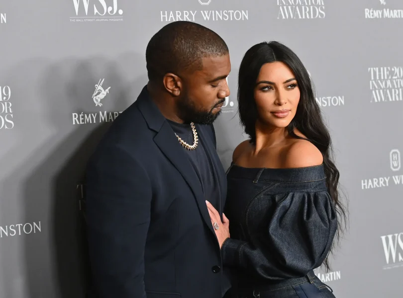 Kanye West apologises to Kim Kardashian