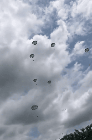 Nigerian military paratroopers seen carrying out a training in Abuja (Video)