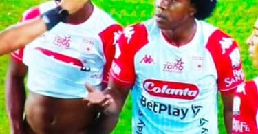 Colombian footballer exposes his pen*s during match in an attempt to distract opposition