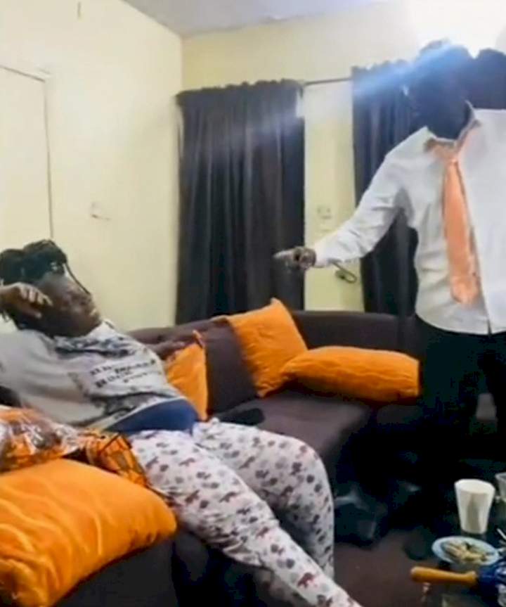 Hilarious conversation between a Nigerian dad and mum as they argue about who among them first fell in love (video)