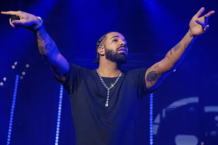 Drake gets a necklace with 42 engagement rings for all the times he almost proposed