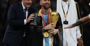 What is a bisht and why was Messi wearing black cloak at the World Cup?