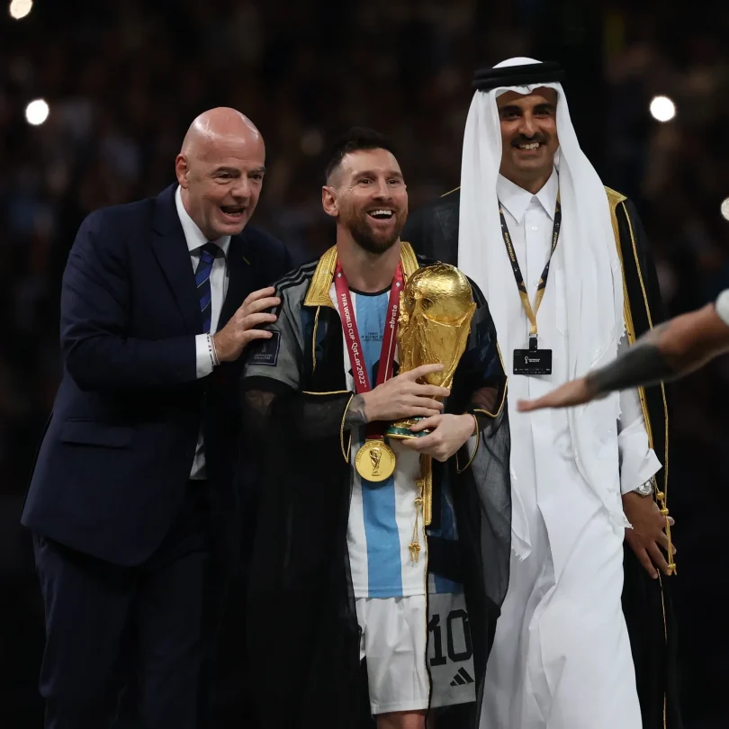 Lionel Messi offered $1 million for bisht he wore while lifting the World Cup