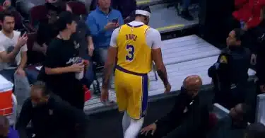 Anthony Davis exits Lakers-Cavs game with flu-like symptoms, does not return