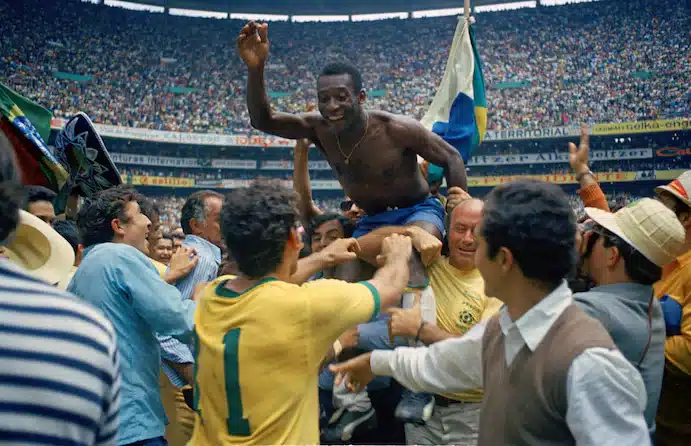 Pelé to spend Christmas in hospital as cancer advances