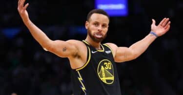 Stephen Curry passes Wilt Chamberlain for most made field goals in Golden State Warriors history