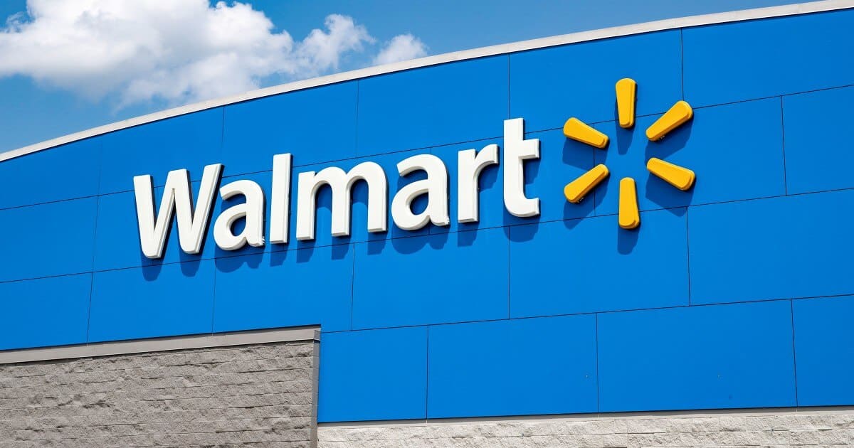 What time does Walmart Close? — citiMuzik