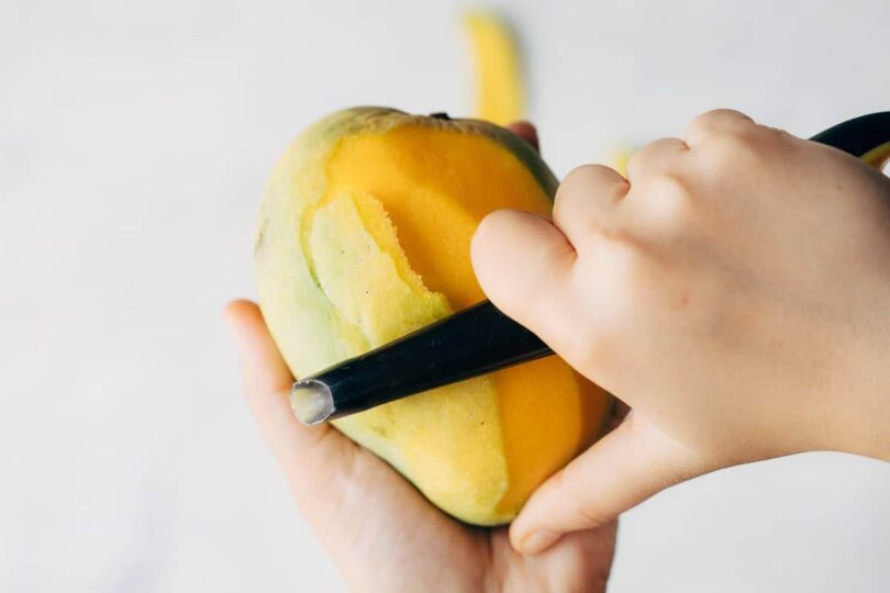 How to peel a Mango