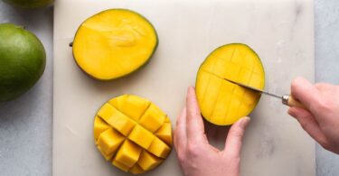 How to eat a Mango