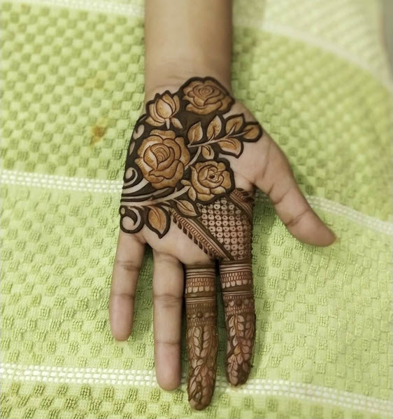 Karwa Chauth 2023: 5 Simple Designs For Women Who Like Minimal Mehndi |  HerZindagi