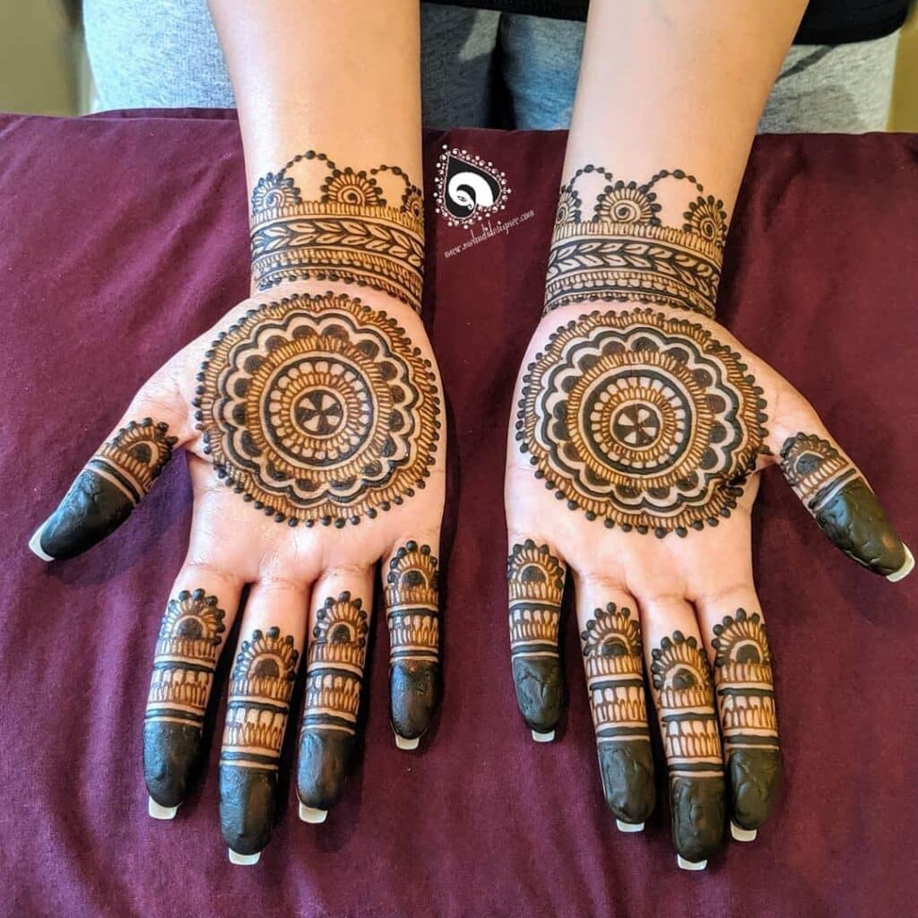 Mehndi Designs Karwa Chauth 2022: Here Are Easy Mehndi Designs To Try For  Newly Married Women