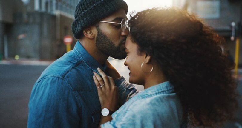 4 Signs He Is Interested In You After First Date