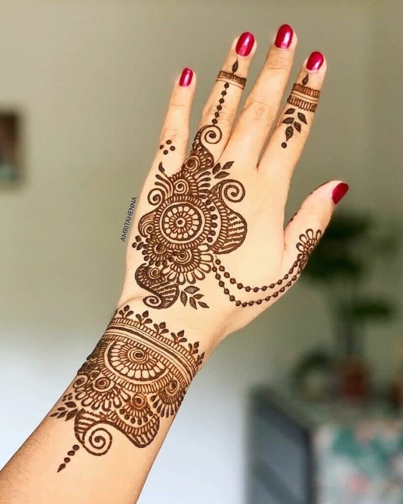 Latest 15 Simple Arabic Mehndi Designs This Wedding Season! - Hiscraves