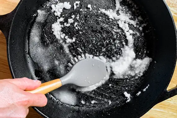 How to clean Cast Iron Skillet