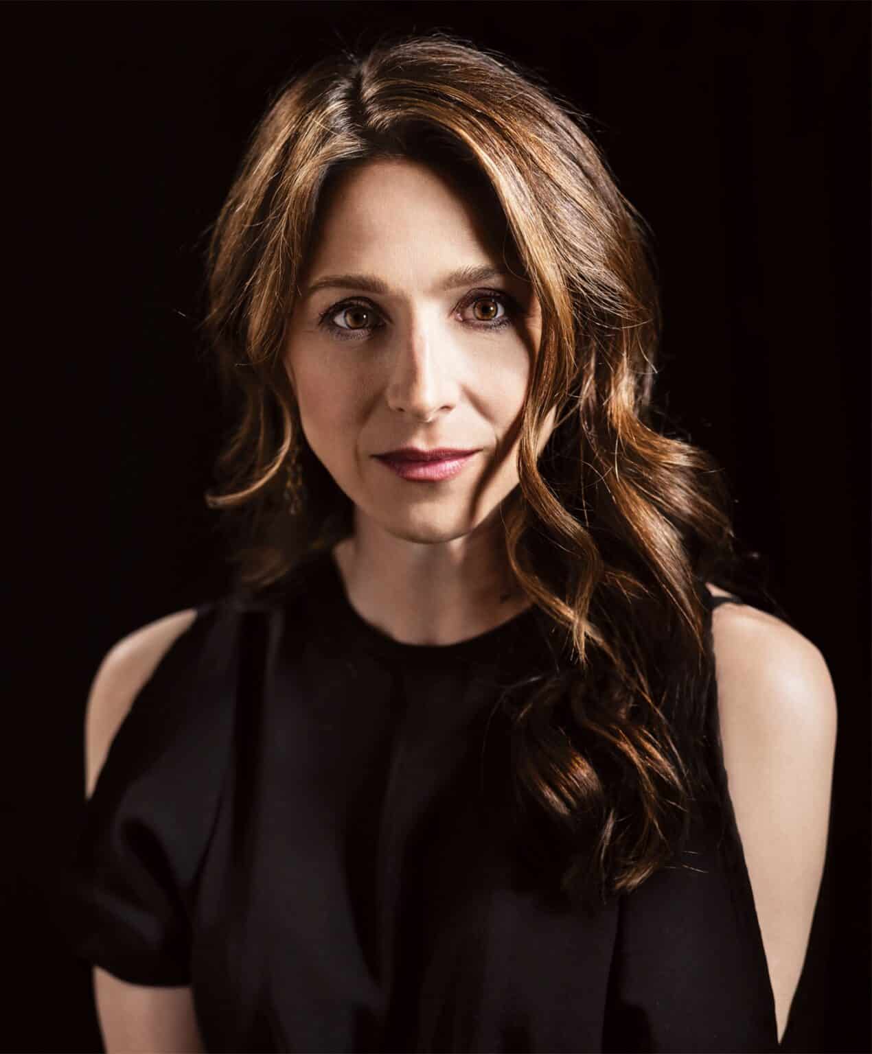 Who is Marin Hinkle? Everything you Need to know — citiMuzik