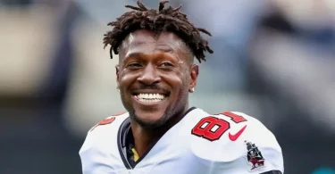 Antonio Brown Pool Video Viral on Twitter and Reddit