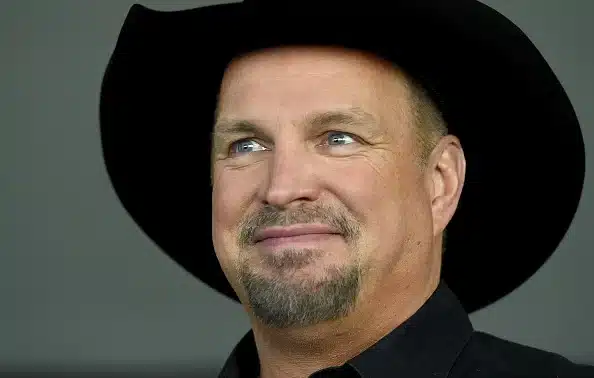 Garth Brooks Net Worth: Strumming the Strings of Fortune