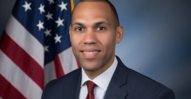 Hakeem Jeffries Net Worth: The Economic Profile of a Political Powerhouse