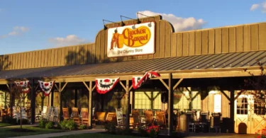 Is Cracker Barrel Open on Thanksgiving 2023? A Dining Option for the Holiday