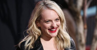 Elisabeth Moss Net Worth