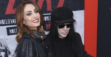 Mick Mars Wife