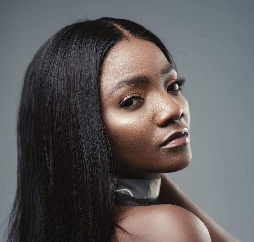 Simi Flaunts Bold New Teeth Grill