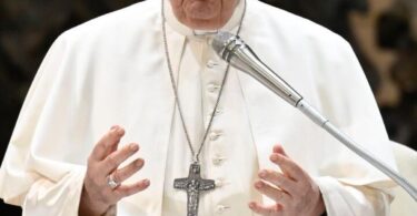 Pope Francis Authorizes Priests to Bless Same-Sex Unions