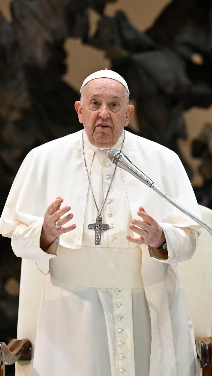 Pope Francis Authorizes Priests to Bless Same-Sex Unions