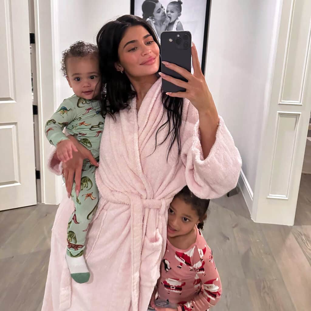 kylie-jenner-kids-a-look-into-their-lives-citimuzik