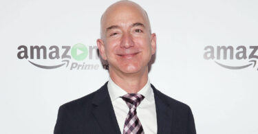 Is Something Wrong With Jeff Bezos' Eye?