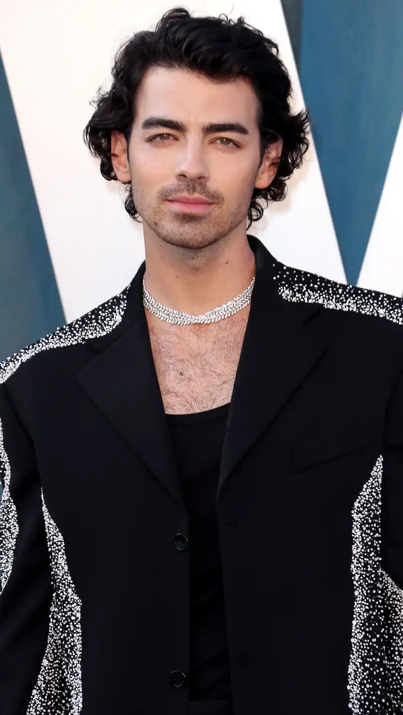 Joe Jonas Height: The Pop Star's Stature in the Spotlight