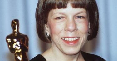 Linda Hunt Net Worth