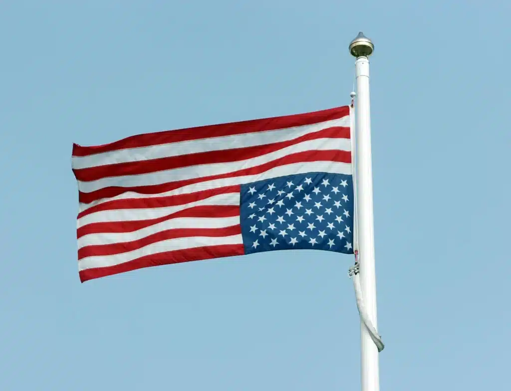 american-flag-upside-down-the-symbol-of-distress-citimuzik