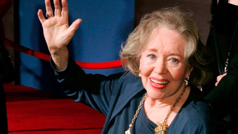 Mary Poppins actress Glynis John dies at 100