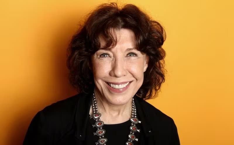 Is Lily Tomlin Gay?