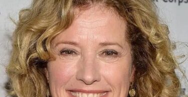 Nancy Travis Net Worth