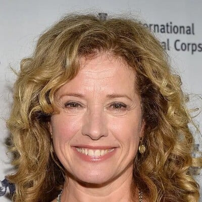 Nancy Travis Net Worth