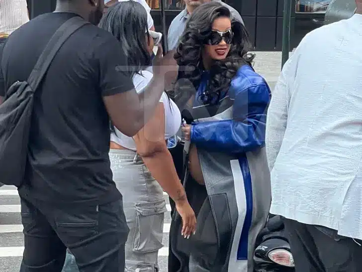 Cardi B Announces Pregnancy Amidst Divorce from Offset