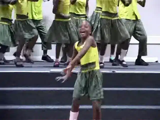 Mwamba Rock Choir - Mujje Tumusinze