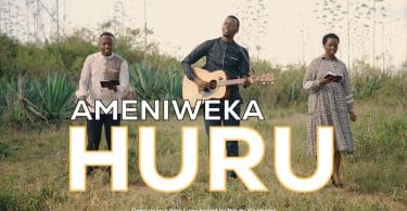 Papi Clever & Dorcas - Ameniweka Huru Kweli